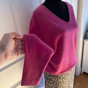 TAHARI Cashmere Sweater